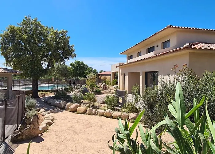 Lantana Порто-Веккьо